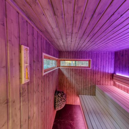 Lodge In Een Bosrijke Omgeving Met Hottub & Sauna Opt Rheezerveen Экстерьер фото