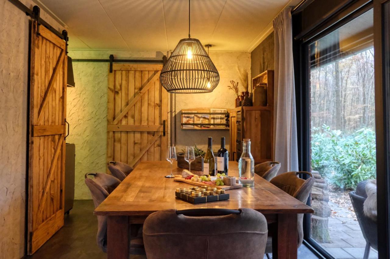 Lodge In Een Bosrijke Omgeving Met Hottub & Sauna Opt Rheezerveen Экстерьер фото