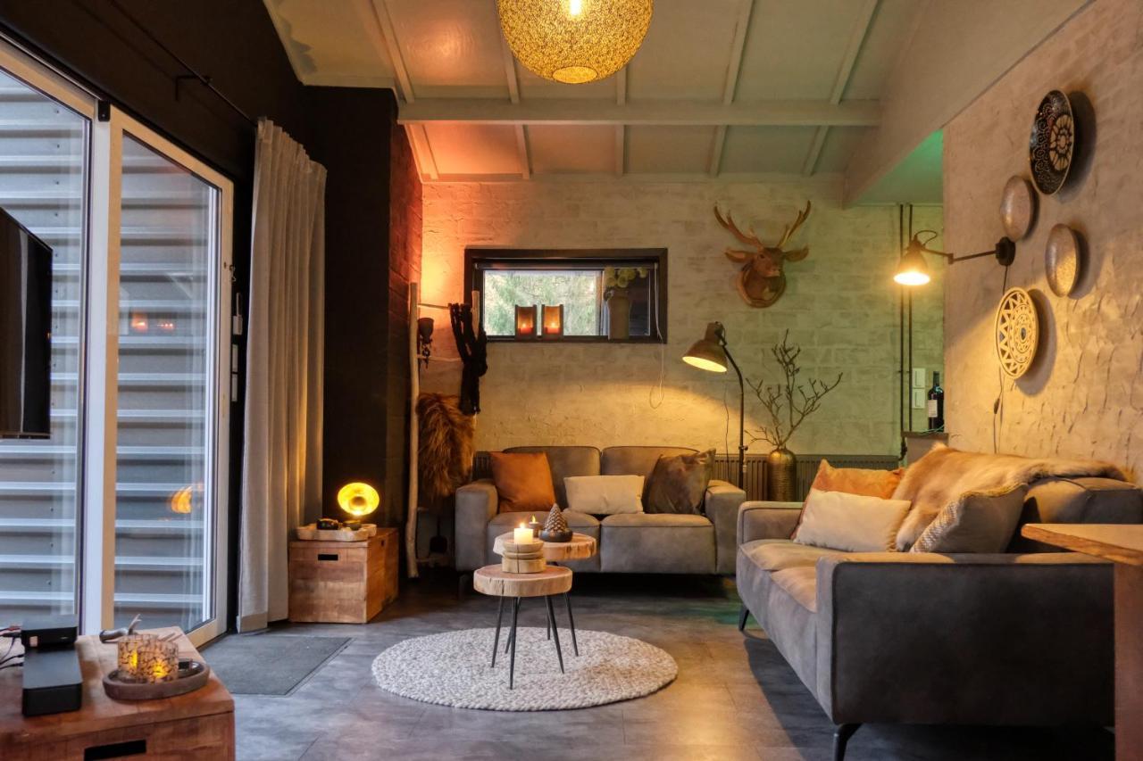 Lodge In Een Bosrijke Omgeving Met Hottub & Sauna Opt Rheezerveen Экстерьер фото