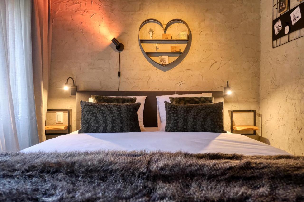 Lodge In Een Bosrijke Omgeving Met Hottub & Sauna Opt Rheezerveen Экстерьер фото